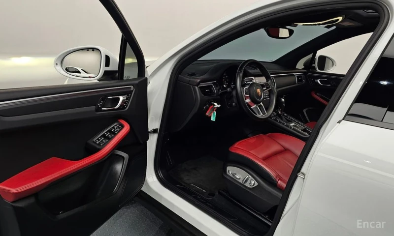 Porsche Macan, снимка 10 - Автомобили и джипове - 53534198