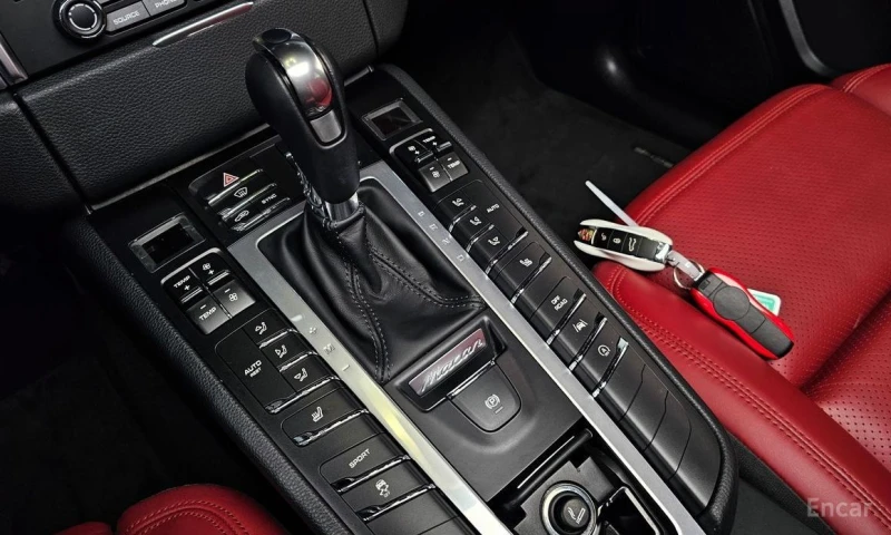 Porsche Macan, снимка 9 - Автомобили и джипове - 53534198