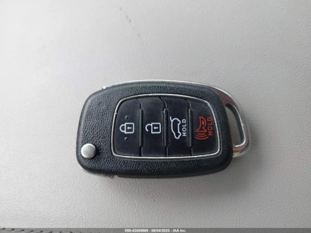 Hyundai Tucson SE, клип двигател  - изображение 10