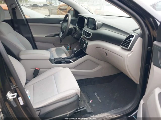 Hyundai Tucson SE, клип двигател  - изображение 5