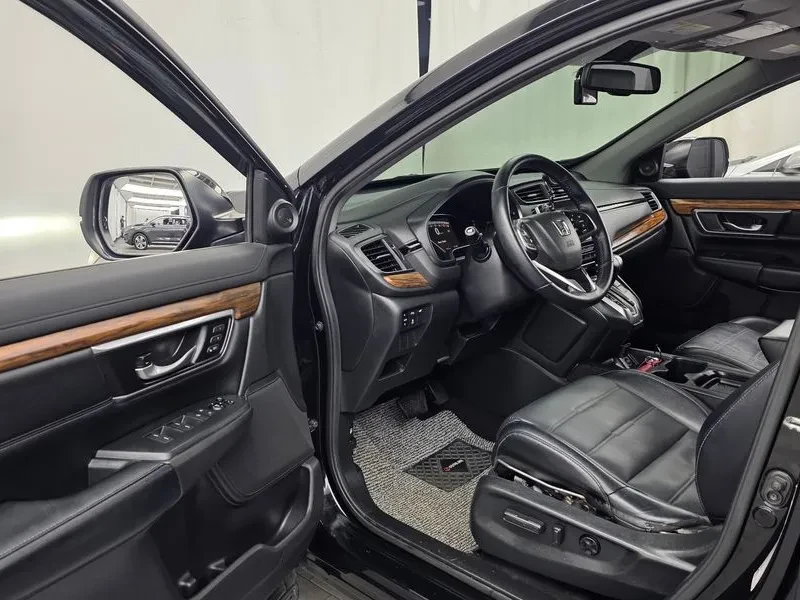 Honda Cr-v 1.5 Touring 4Wd, снимка 10 - Автомобили и джипове - 55927720