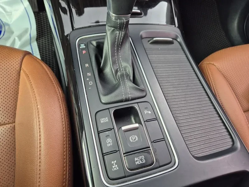 Kia Sorento 2.2 CRDI 4WD - САМО 30% АВАНС, снимка 12 - Автомобили и джипове - 56017223