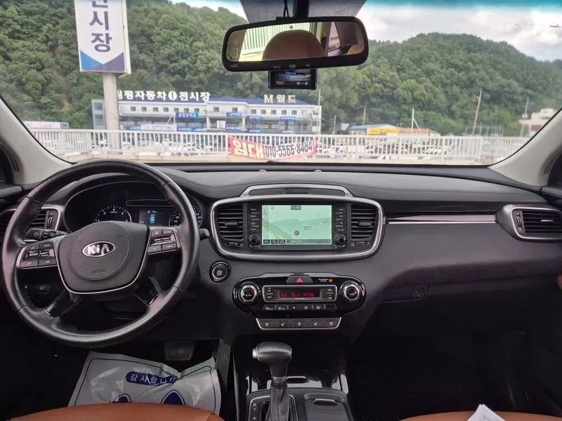 Kia Sorento 2.2 CRDI 4WD - САМО 30% АВАНС, снимка 8 - Автомобили и джипове - 56017223