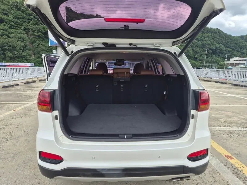 Kia Sorento 2.2 CRDI 4WD - САМО 30% АВАНС, снимка 11 - Автомобили и джипове - 56017223