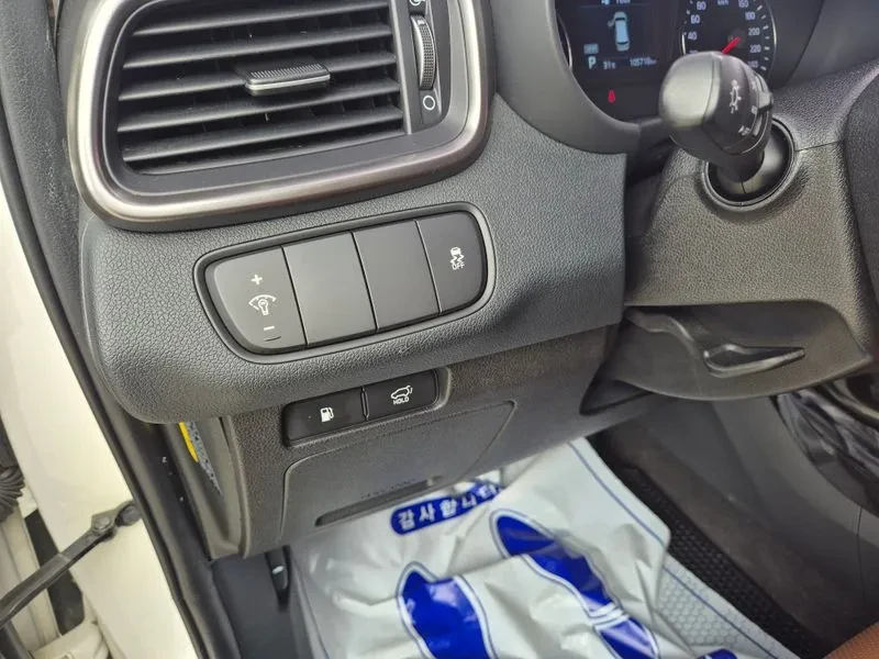 Kia Sorento 2.2 CRDI 4WD - САМО 30% АВАНС, снимка 13 - Автомобили и джипове - 56017223