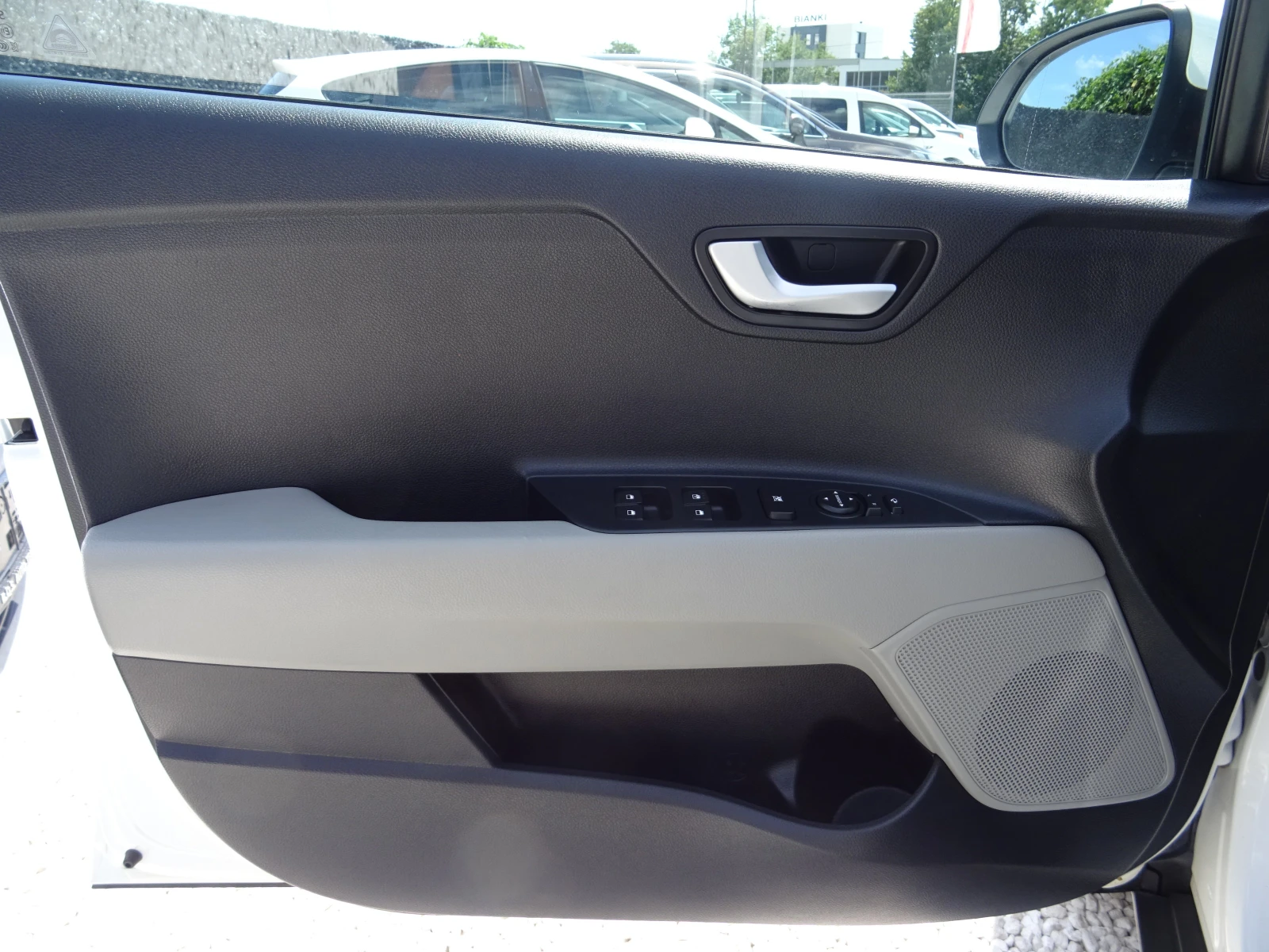 Kia Stonic  - изображение 7