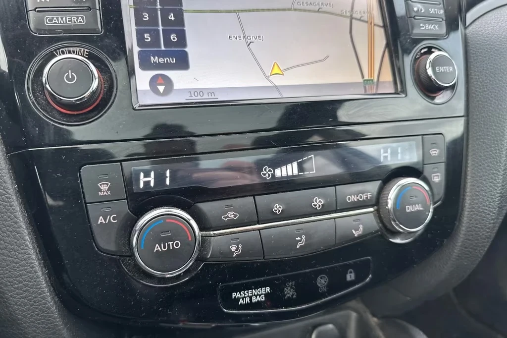 Nissan Qashqai Tekna 1.6d 130PS * PANORAMA/360*  - изображение 10