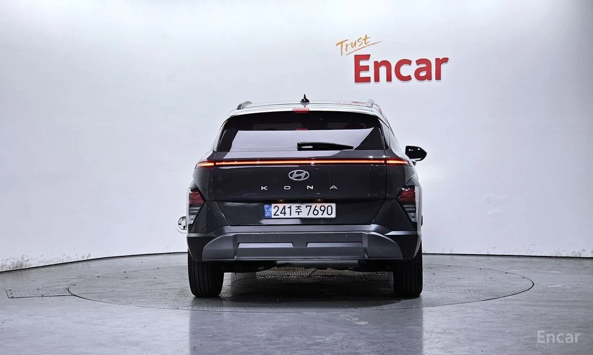 Hyundai Kona HYBRID* INSPIRATION* ПОДГРЕВ* ОБДУХВАНЕ* 360КАМЕРА, снимка 4 - Автомобили и джипове - 54227403