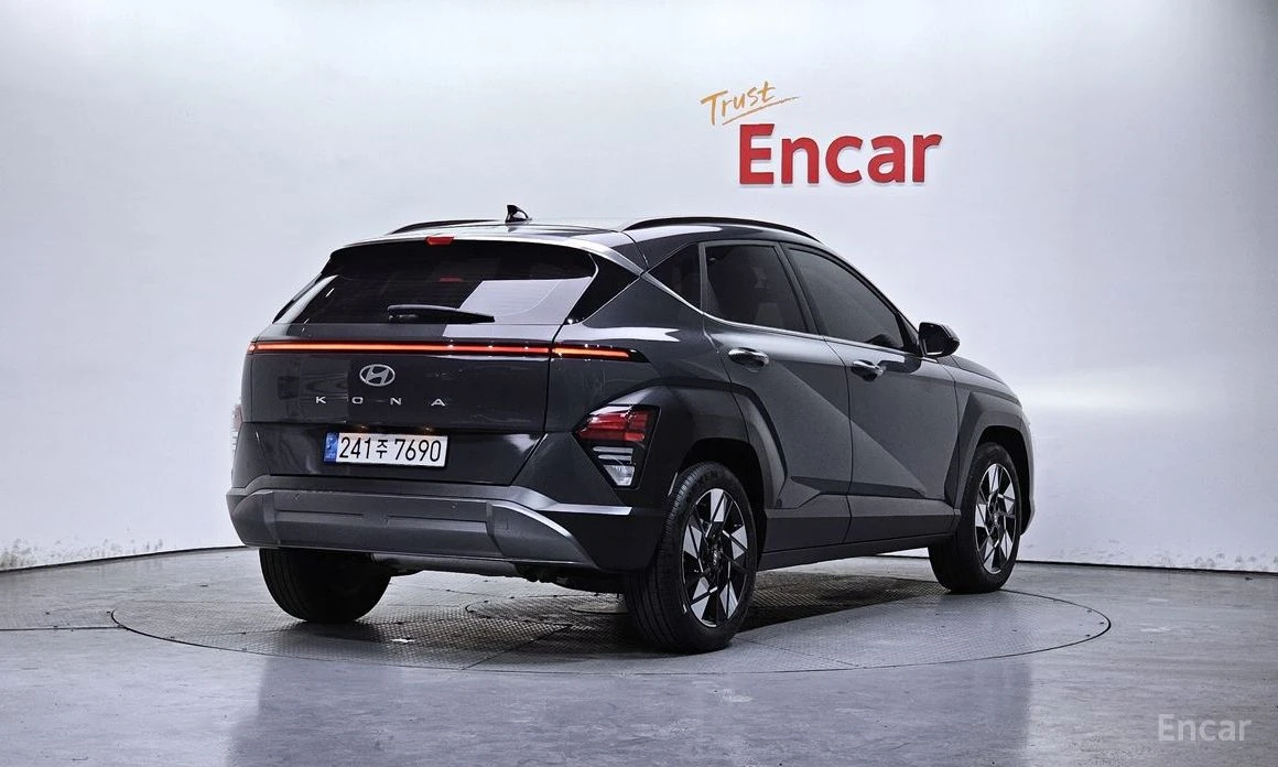 Hyundai Kona HYBRID* INSPIRATION* ПОДГРЕВ* ОБДУХВАНЕ* 360КАМЕРА, снимка 2 - Автомобили и джипове - 54227403