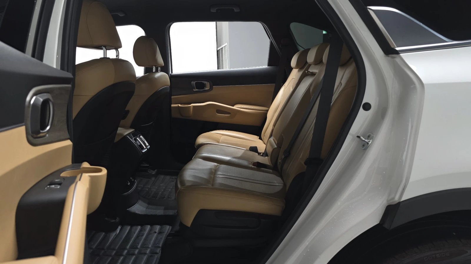 Kia Sorento 2.2* ЕЛ. БАГАЖНИК* BLIND SPOT* КРАЙНА ЦЕНА, снимка 12 - Автомобили и джипове - 55336582