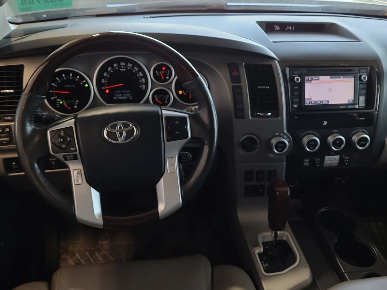 Toyota Sequoia PLATINUM Автокредит Цена до България, снимка 8 - Автомобили и джипове - 55434197