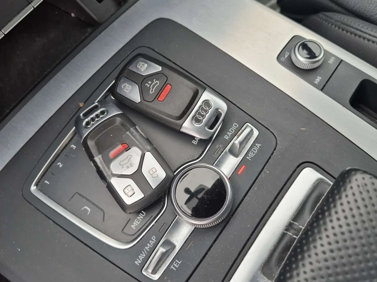 Audi Q5 * PROGRESSIV * CARFAX * , снимка 8 - Автомобили и джипове - 56623084