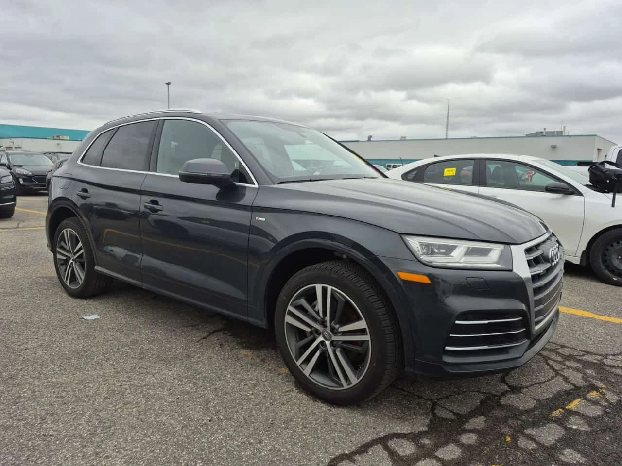 Audi Q5 * PROGRESSIV * CARFAX * , снимка 2 - Автомобили и джипове - 56623084