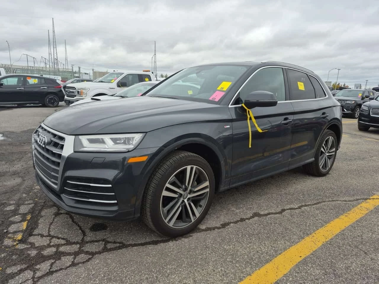 Audi Q5 * PROGRESSIV * CARFAX * 