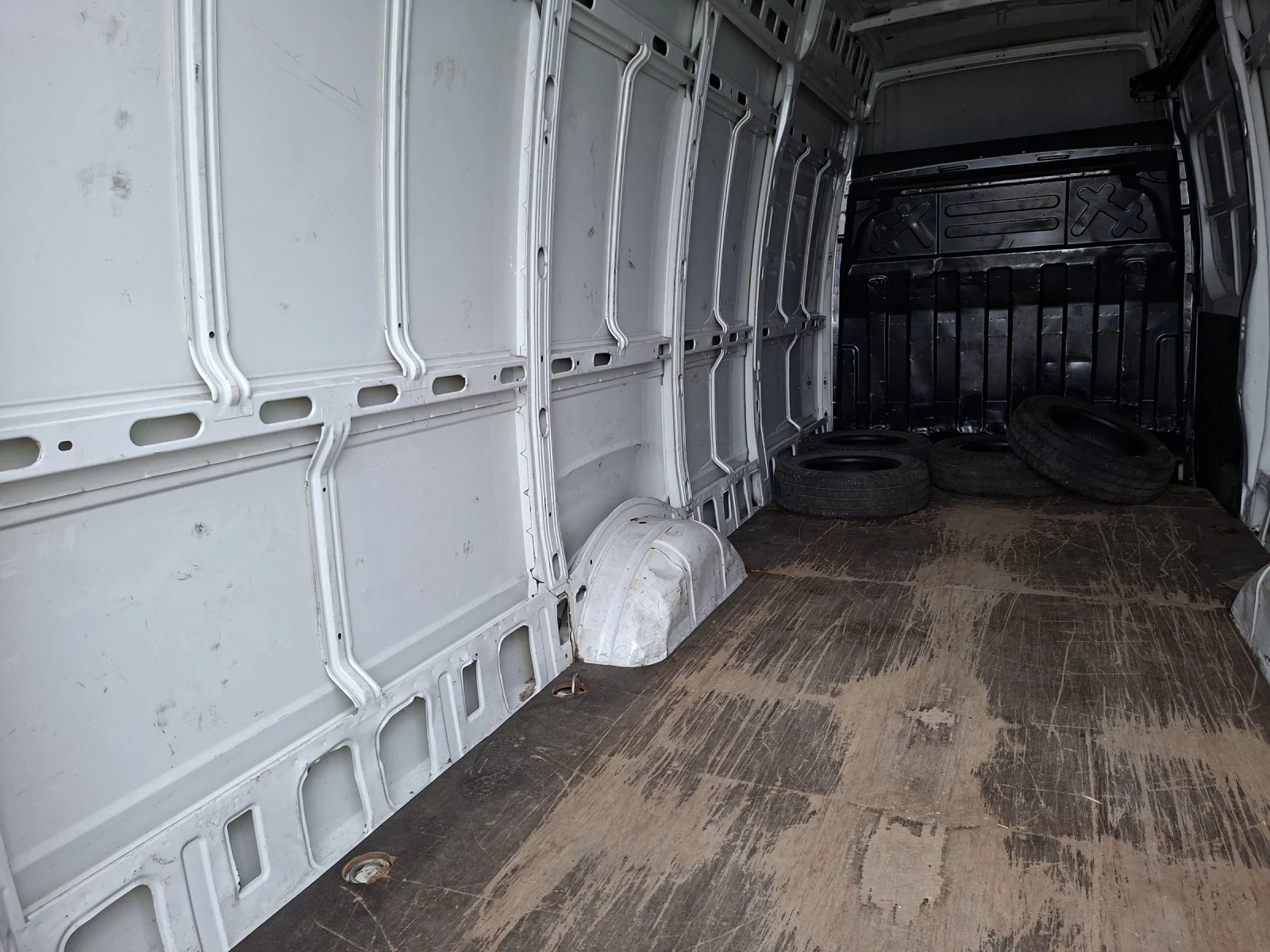 Iveco Daily 3.0, снимка 5 - Бусове и автобуси - 53756512