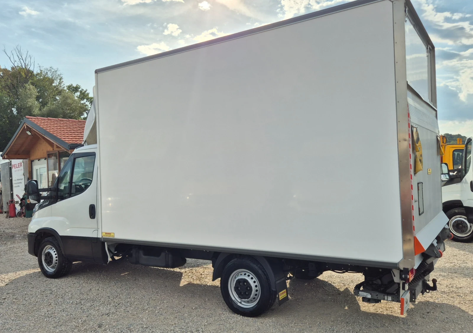 Iveco Daily 35s16* HI-MATIC* БОРД* КЛИМА* ШВЕЙЦАРИЯ, снимка 6 - Бусове и автобуси - 55804080