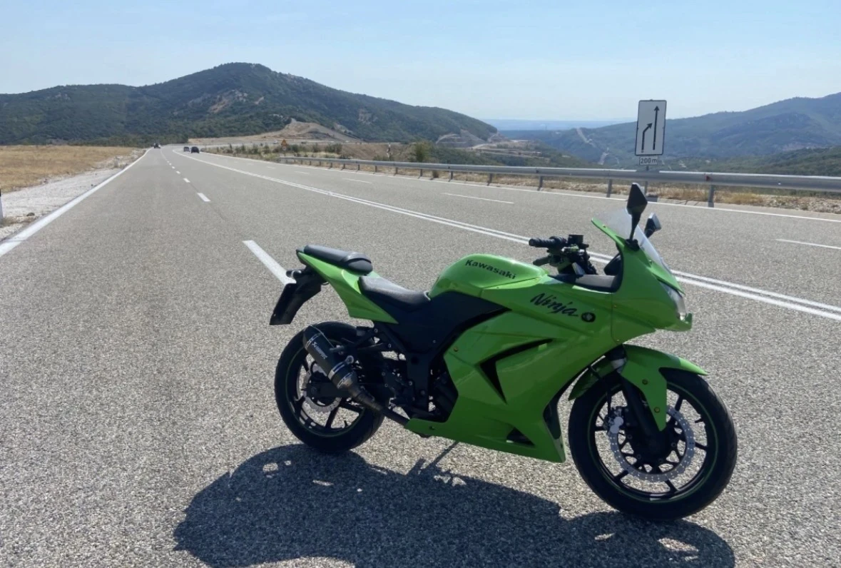 Kawasaki 250, снимка 2 - Мотоциклети и мототехника - 55936154