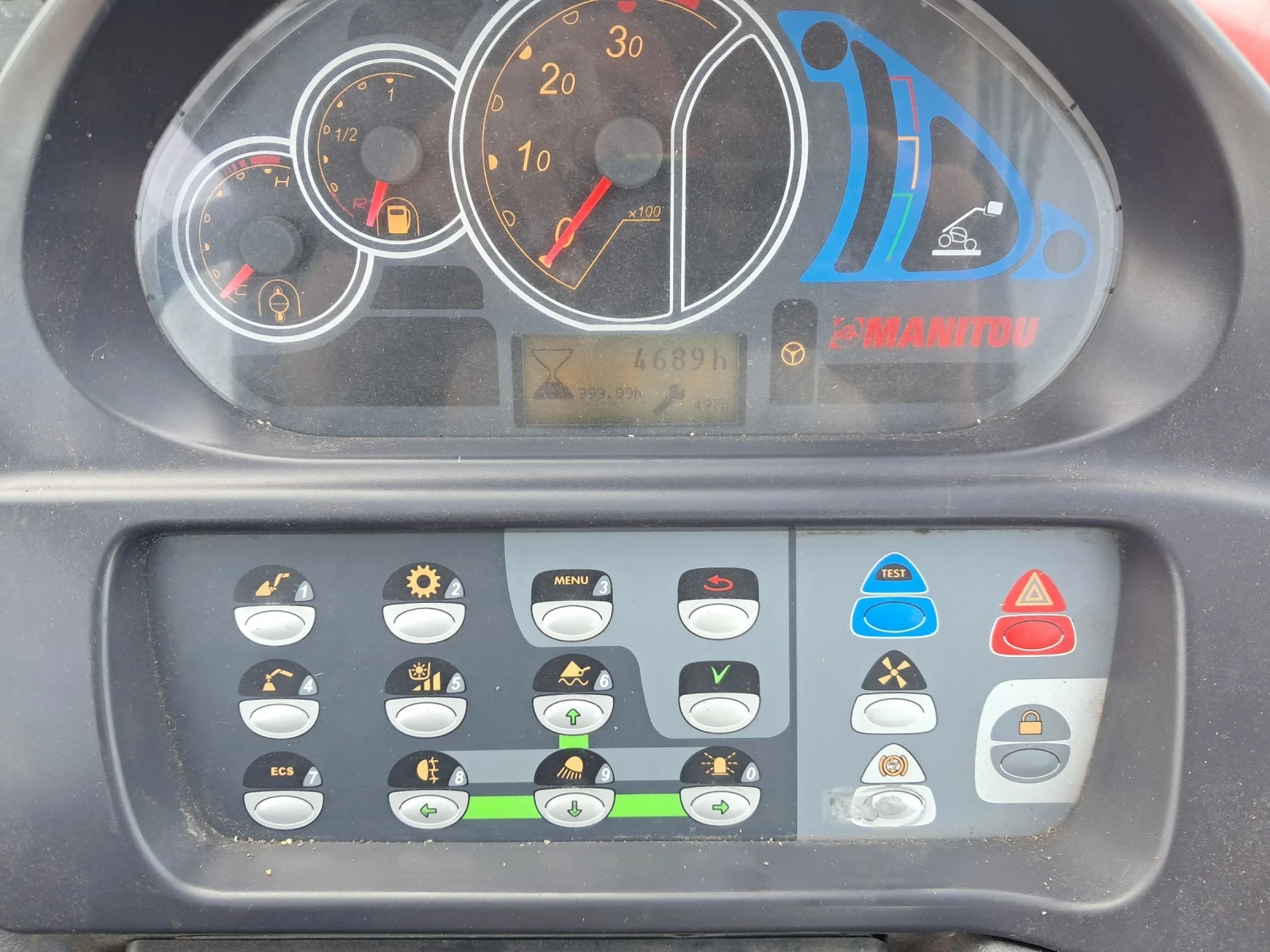 Телескопични товарачи Manitou 840-137  - изображение 9