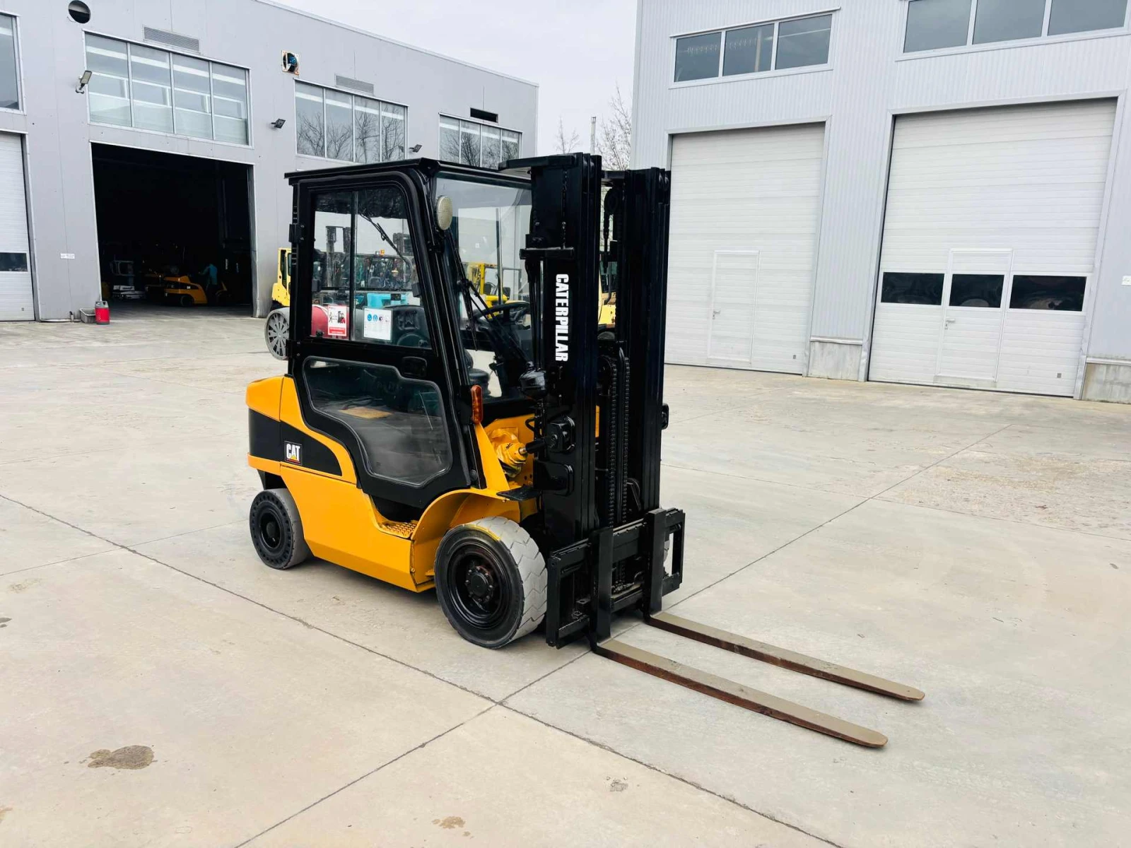 ������� Cat ���������� ������ � �����, ����������� | Mobile.bg � ����������� 5