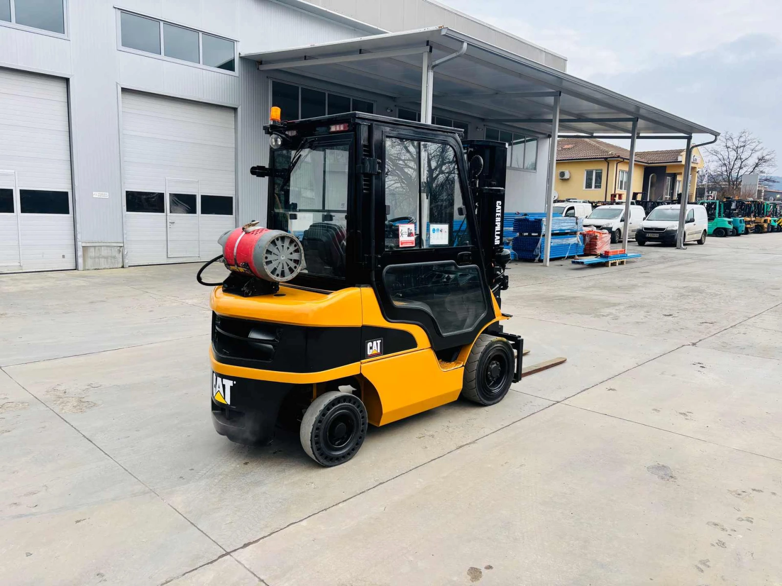 ������� Cat ���������� ������ � �����, ����������� | Mobile.bg � ����������� 3