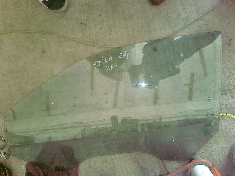 стъкло врата предно ляво за Фиат Стило 2 врати