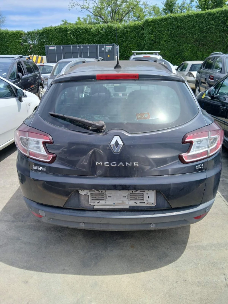 Renault Megane 2.0dci, снимка 10 - Автомобили и джипове - 49999310