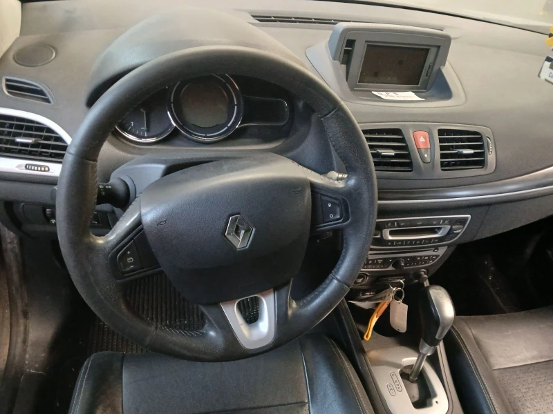 Renault Megane 2.0dci, снимка 6 - Автомобили и джипове - 49999310