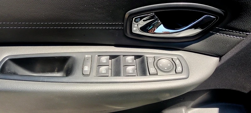 Renault Scenic Bose Edition , снимка 11 - Автомобили и джипове - 52144044