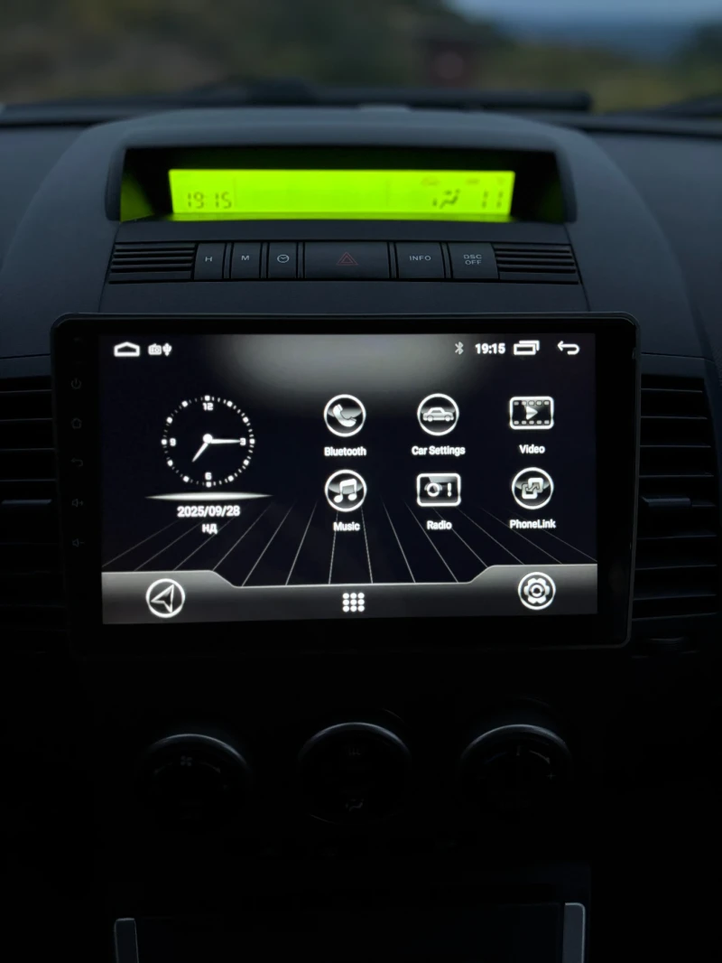 Mazda 5 2.0 CD, снимка 10 - Автомобили и джипове - 52509762