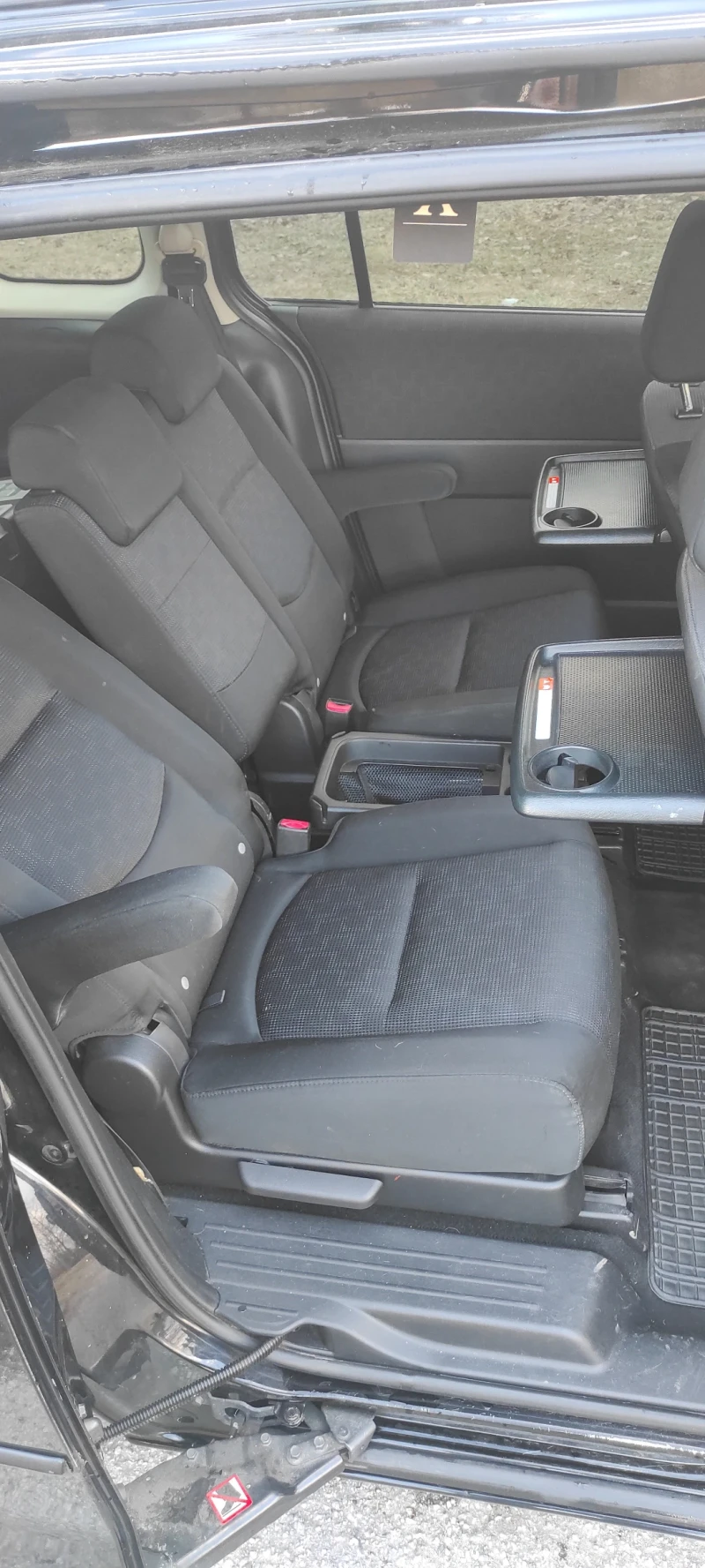 Mazda 5 2.0 CD, снимка 13 - Автомобили и джипове - 52509762