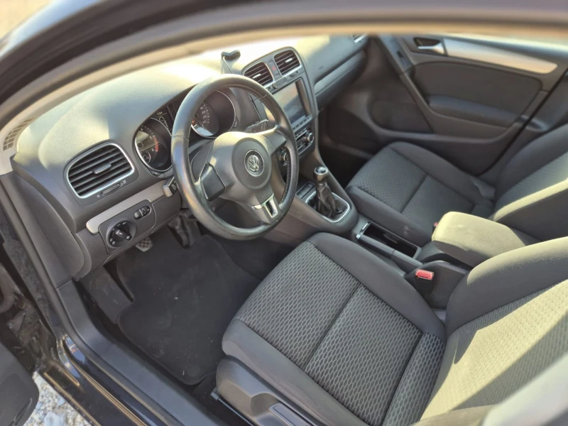 VW Golf 1.6 TDI BLUEMOTION, снимка 8 - Автомобили и джипове - 52165655