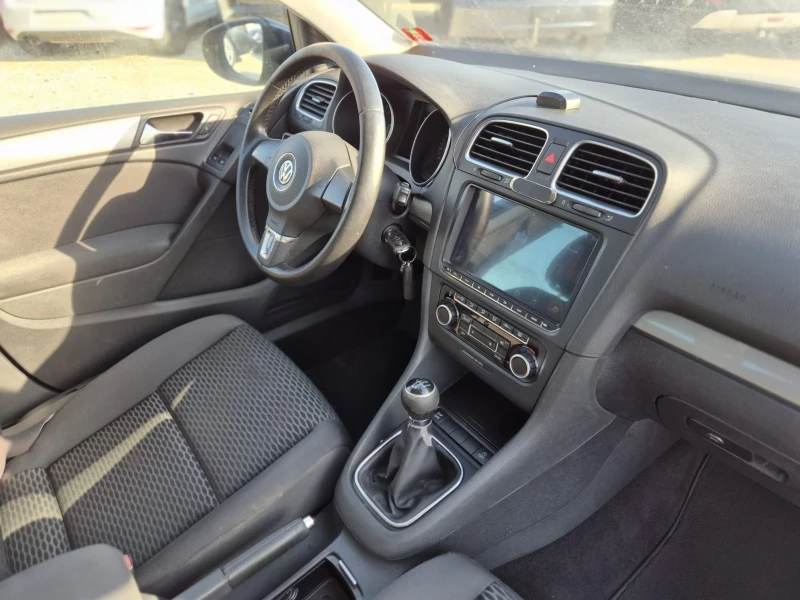 VW Golf 1.6 TDI BLUEMOTION, снимка 10 - Автомобили и джипове - 52165655