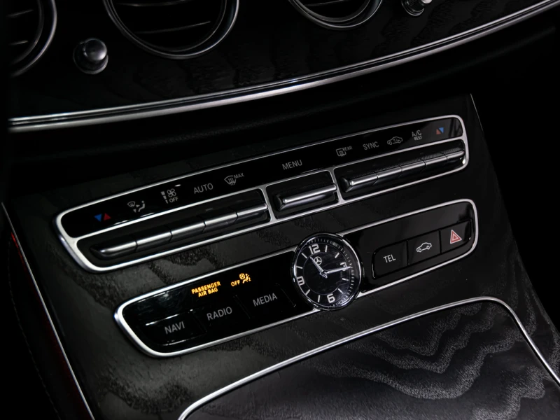 Mercedes-Benz E 450 450 4MATIC, снимка 10 - Автомобили и джипове - 53160978