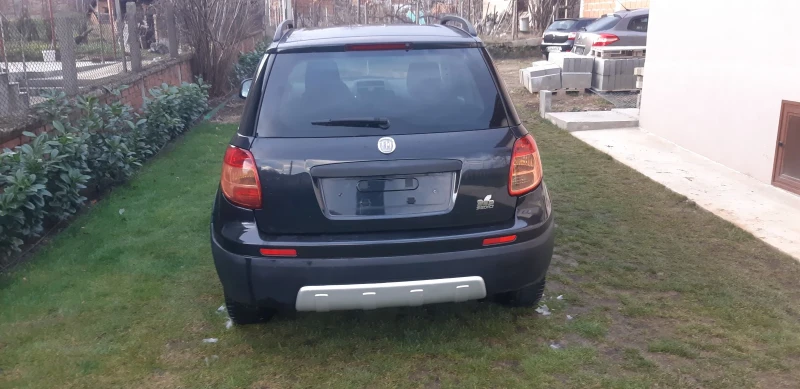 Fiat Sedici 1.6-120 кс Газ-Бензин 4х4, снимка 4 - Автомобили и джипове - 52983683