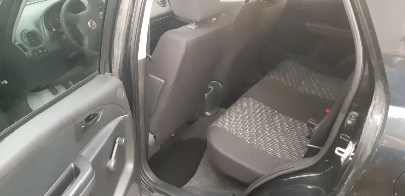 Fiat Sedici 1.6-120 кс Газ-Бензин 4х4, снимка 8 - Автомобили и джипове - 52983683