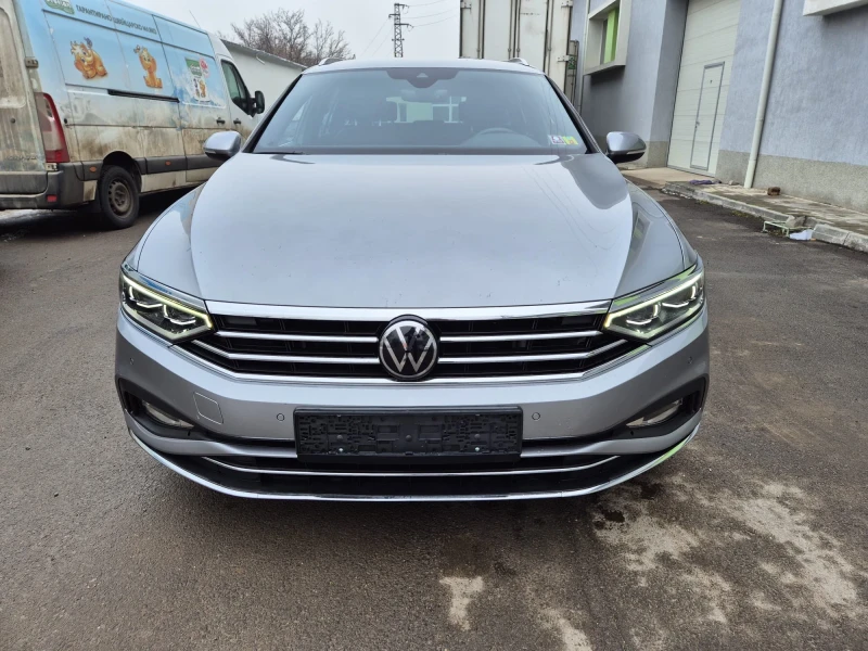 VW Passat Elegance, Digital, IQ Light, Камера, История , снимка 3 - Автомобили и джипове - 53208579