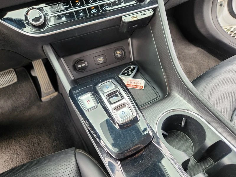 Hyundai Sonata 2.0 Automatic, снимка 14 - Автомобили и джипове - 55658599