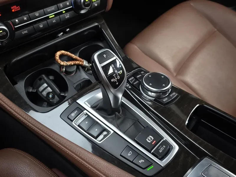 BMW 528 I xDrive M Aerodynamics - САМО 30% АВАНС, снимка 9 - Автомобили и джипове - 55803146