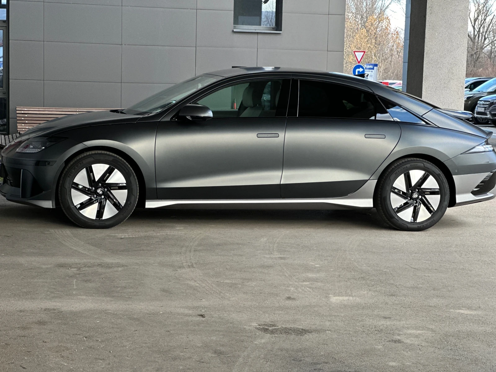 Hyundai Ioniq 6 IONIQ 6 77.4 kWh AWD Premium Long Range | Mobile.bg   12