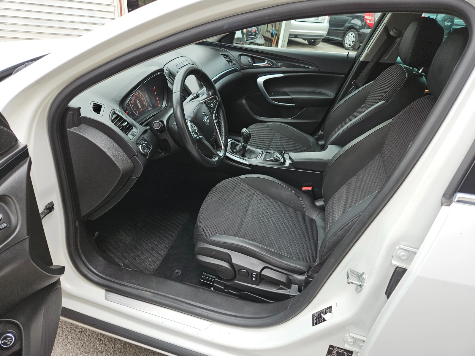 Opel Insignia 2.0CDTI/COSMO/FACELIFT/LED/ACC/NAVI/БЛУТУТ/EURO 5B - изображение 9