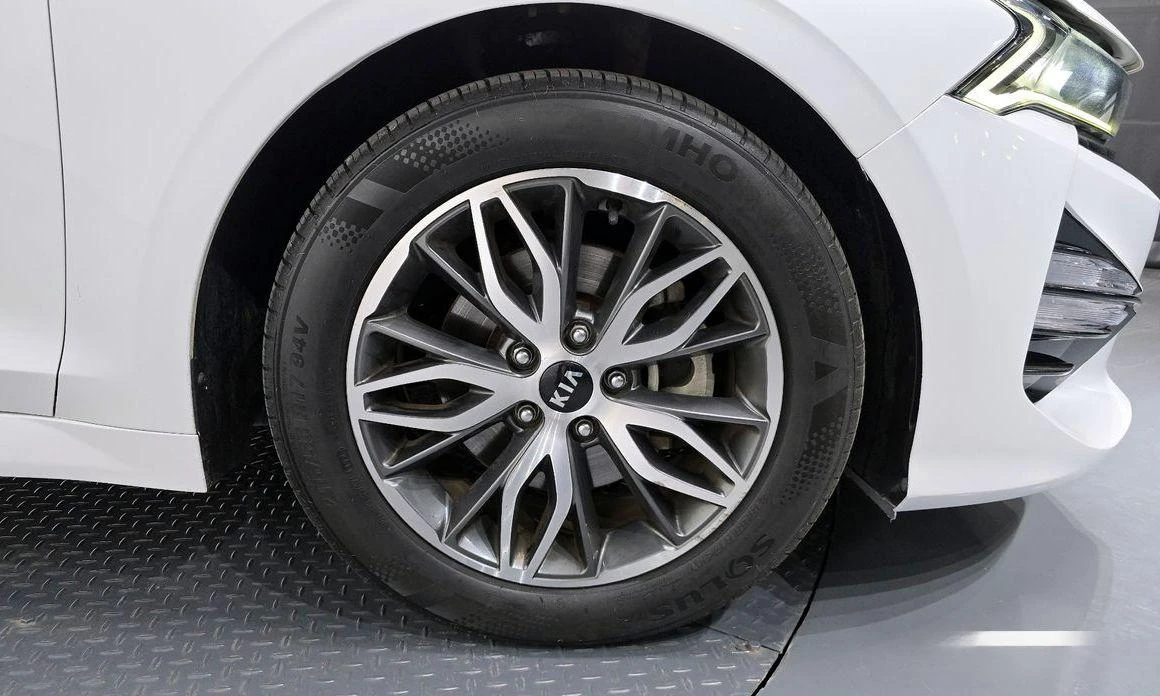Kia K5  - изображение 5