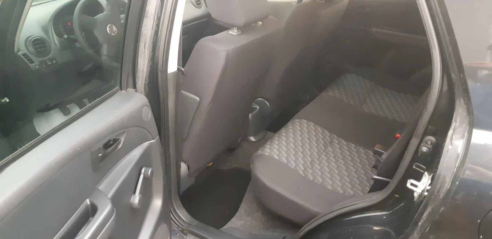 Fiat Sedici 1.6-120 кс Газ-Бензин 4х4 - изображение 8