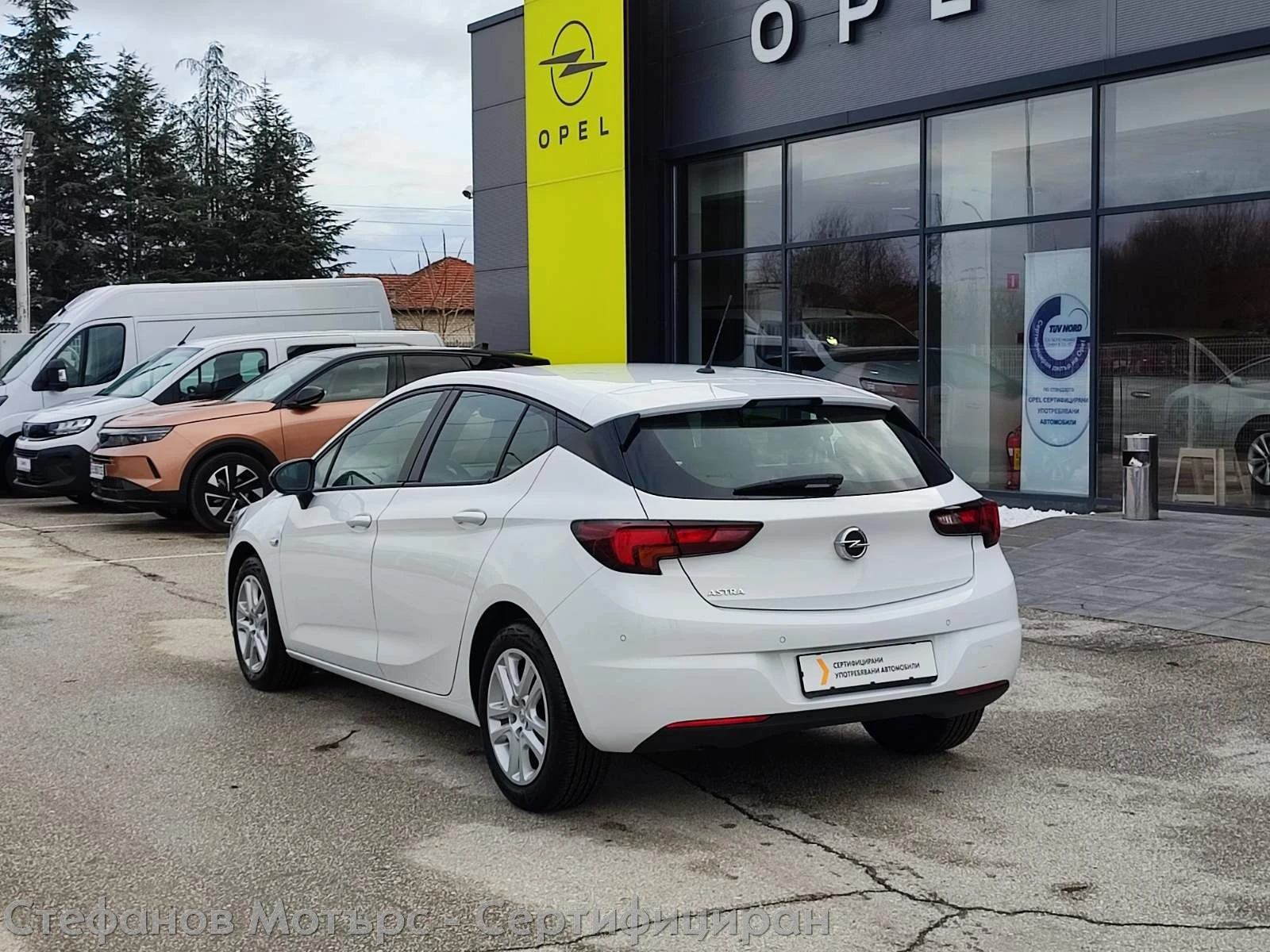 Opel Astra Edition 1.2 Turbo (130hp) MT6 - изображение 6