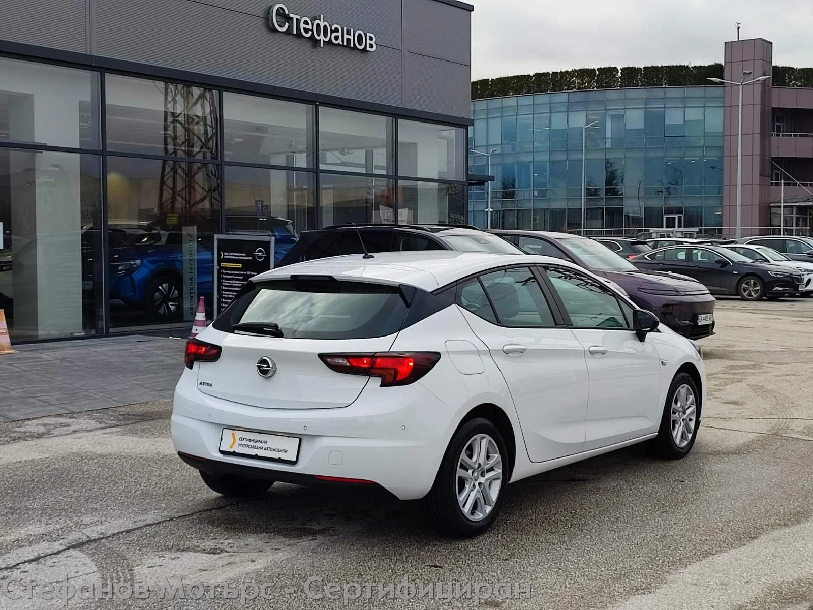 Opel Astra Edition 1.2 Turbo (130hp) MT6 - изображение 8