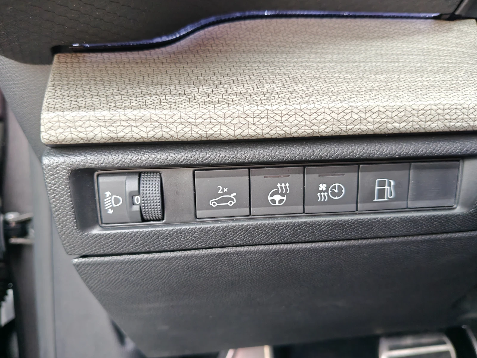 Citroen C5X 1.6 Plug-In Hybrid 225HP Shine+ , снимка 14 - Автомобили и джипове - 53487451