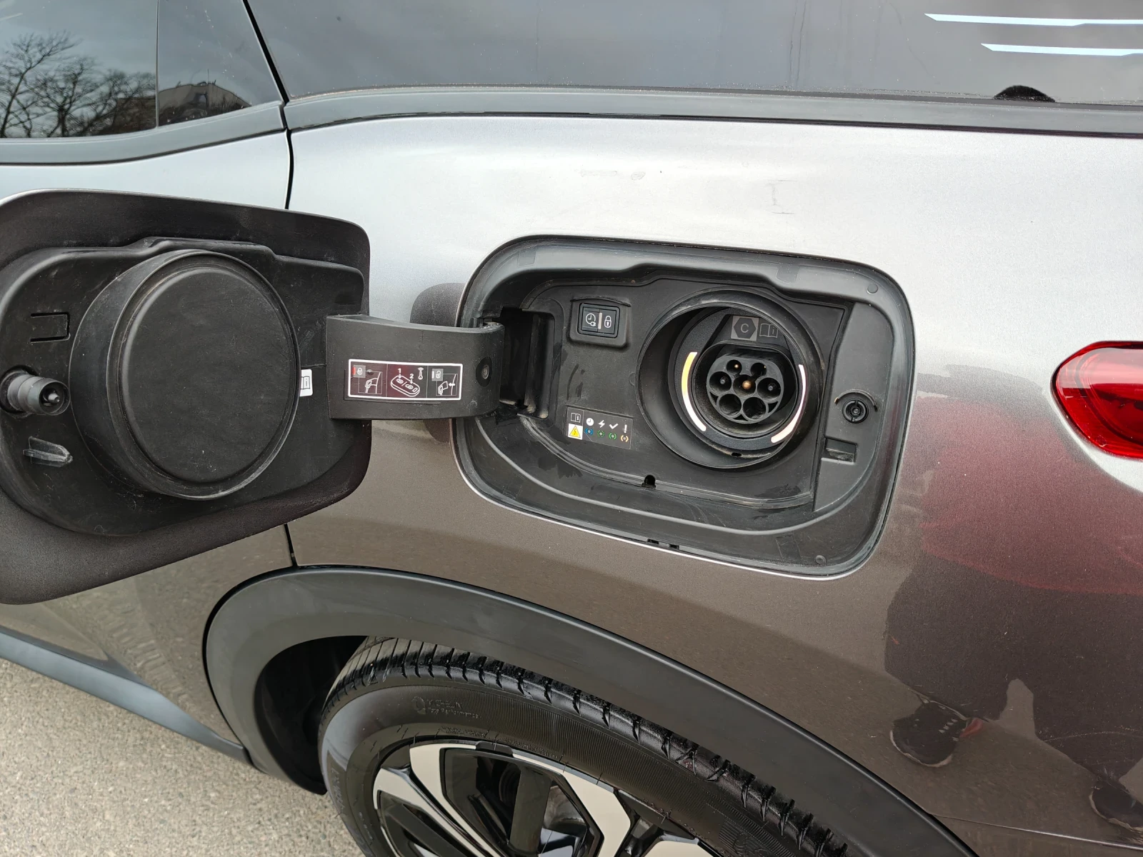 Citroen C5X 1.6 Plug-In Hybrid 225HP Shine+ , снимка 16 - Автомобили и джипове - 53487451