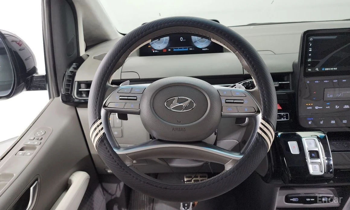 Hyundai Staria, снимка 13 - Автомобили и джипове - 53758172