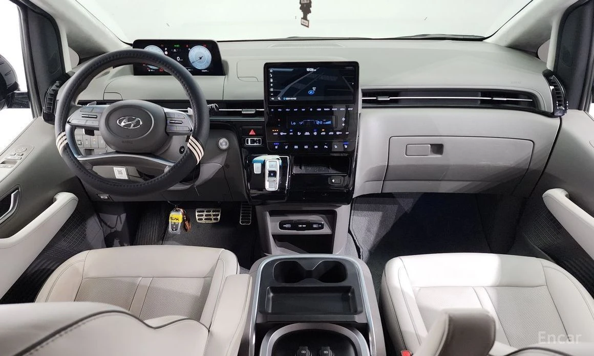 Hyundai Staria, снимка 7 - Автомобили и джипове - 53758172