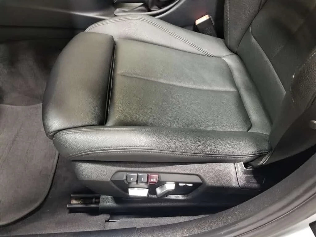 BMW 330 * i xDrive NAVIGATION| LEATHER| MOONROOF * CARFAX , снимка 15 - Автомобили и джипове - 54138941