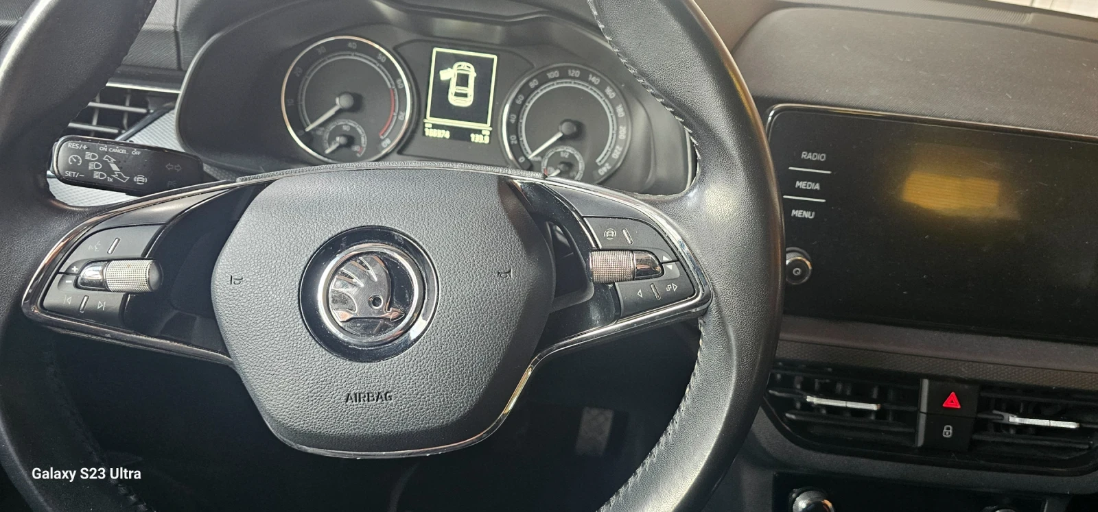Skoda Scala, снимка 11 - Автомобили и джипове - 54389813
